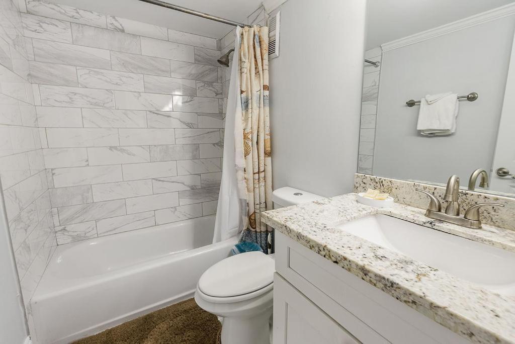 Island Winds East 308 By Albvr - Beautifully Renovated Beachfront Condo & Steps Away From Hangout & More! Gulf Shores Buitenkant foto